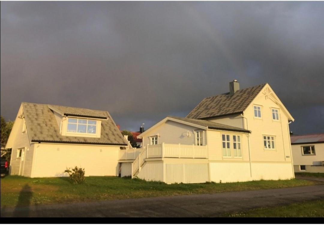 Sentral Studioleilighet Ved Stranden Og Hvalsenter Nb Ma Vaskes Etter Endt Leie Eller Betale Rengjoringshjelpen 500 Kr Andenes Kültér fotó