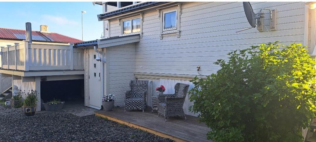 Sentral Studioleilighet Ved Stranden Og Hvalsenter Nb Ma Vaskes Etter Endt Leie Eller Betale Rengjoringshjelpen 500 Kr Andenes Kültér fotó